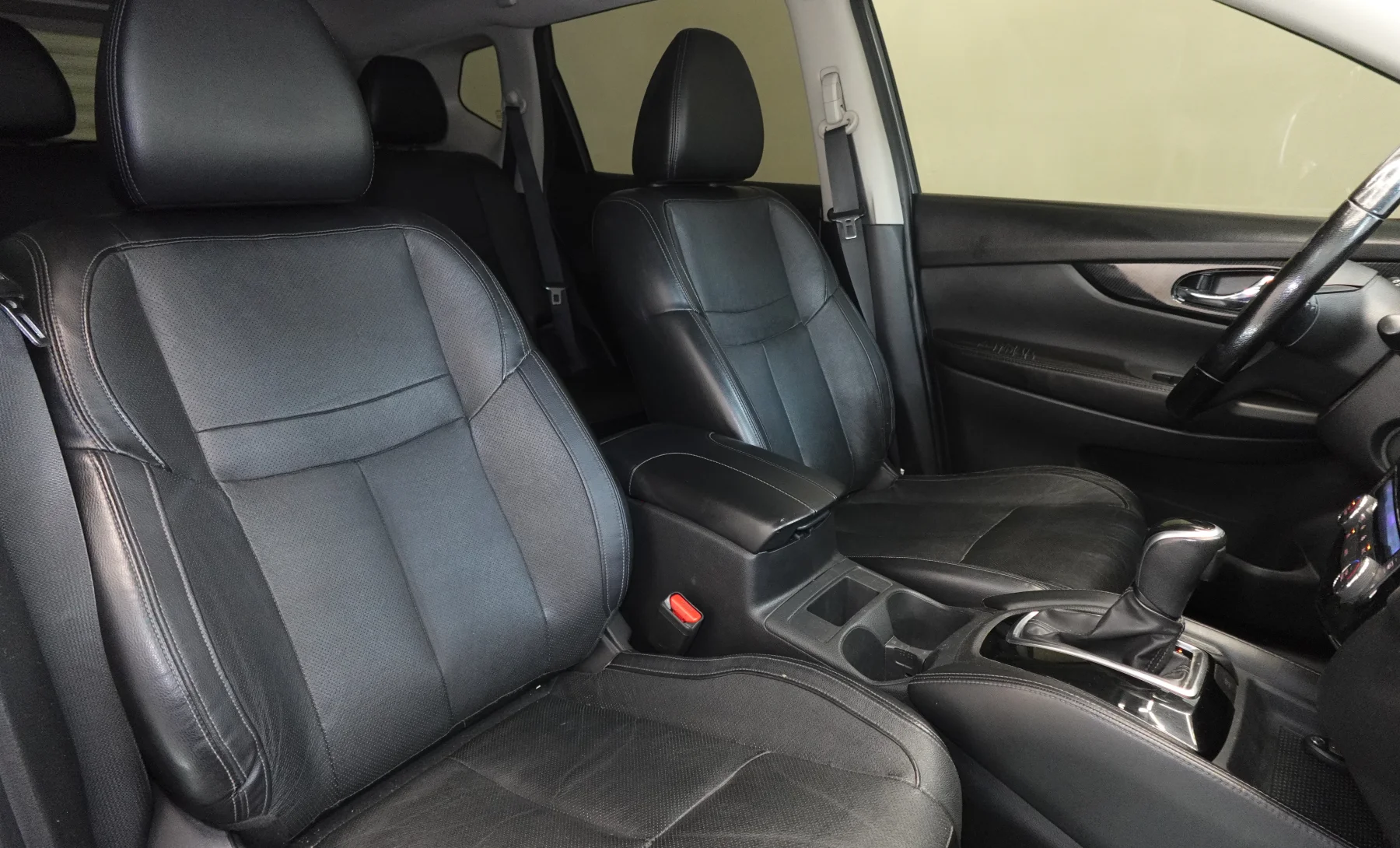 Nissan X-Trail Advance 2021 — interior 6 de 10