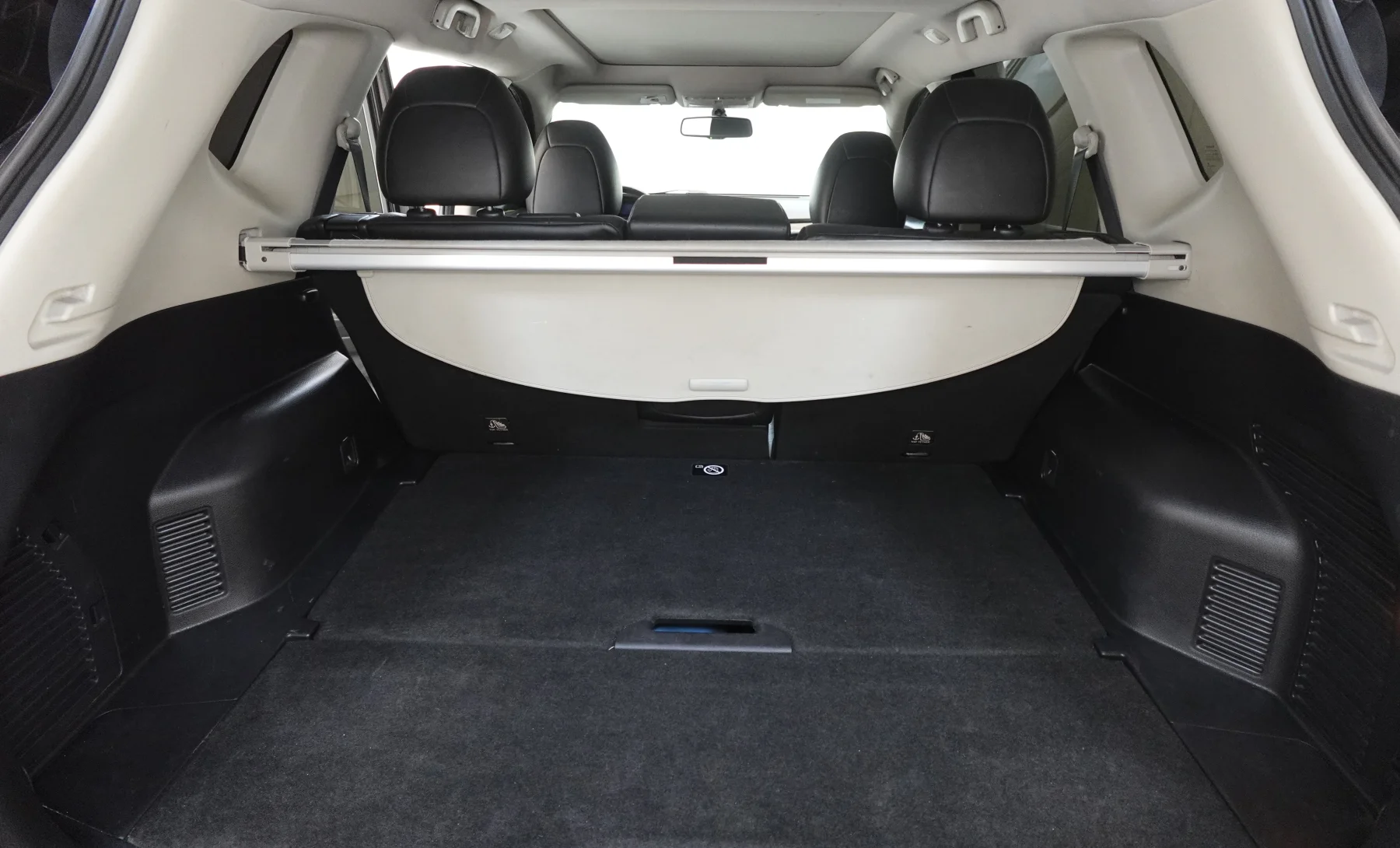 Nissan X-Trail Advance 2021 — interior 10 de 10