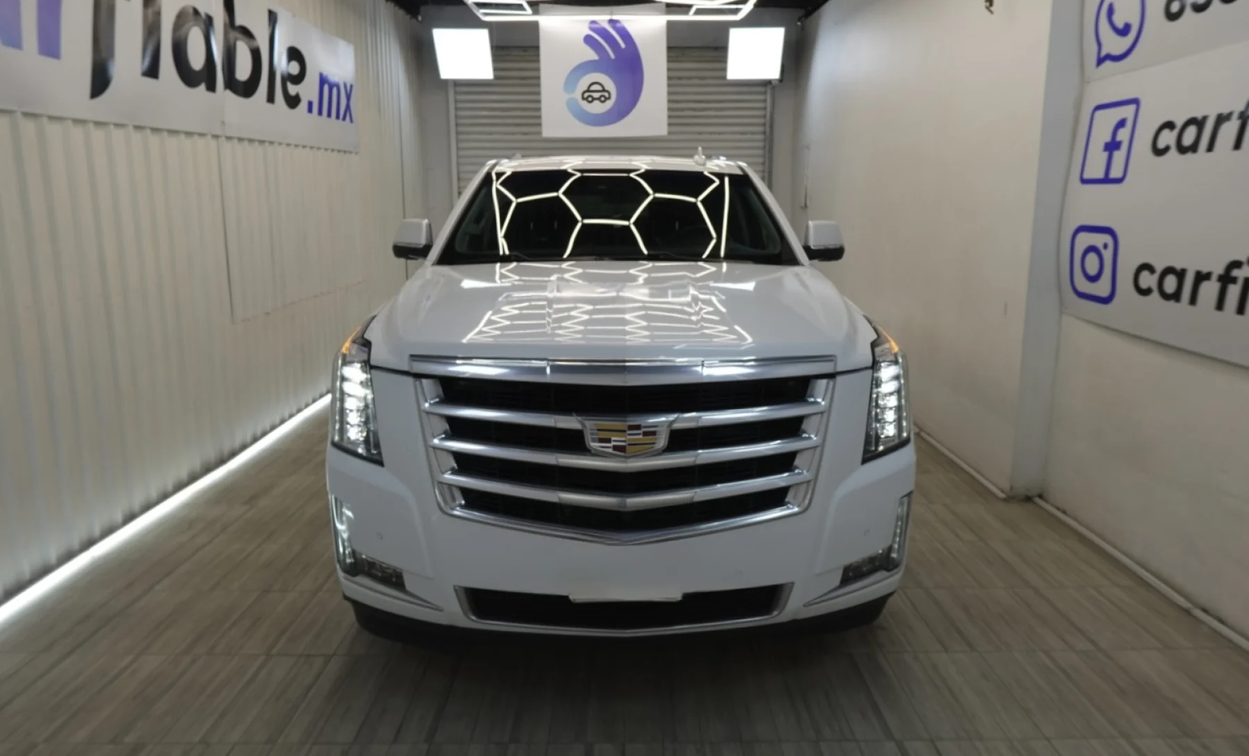 Cadillac Escalade Luxury 2018 — exterior 2 de 6