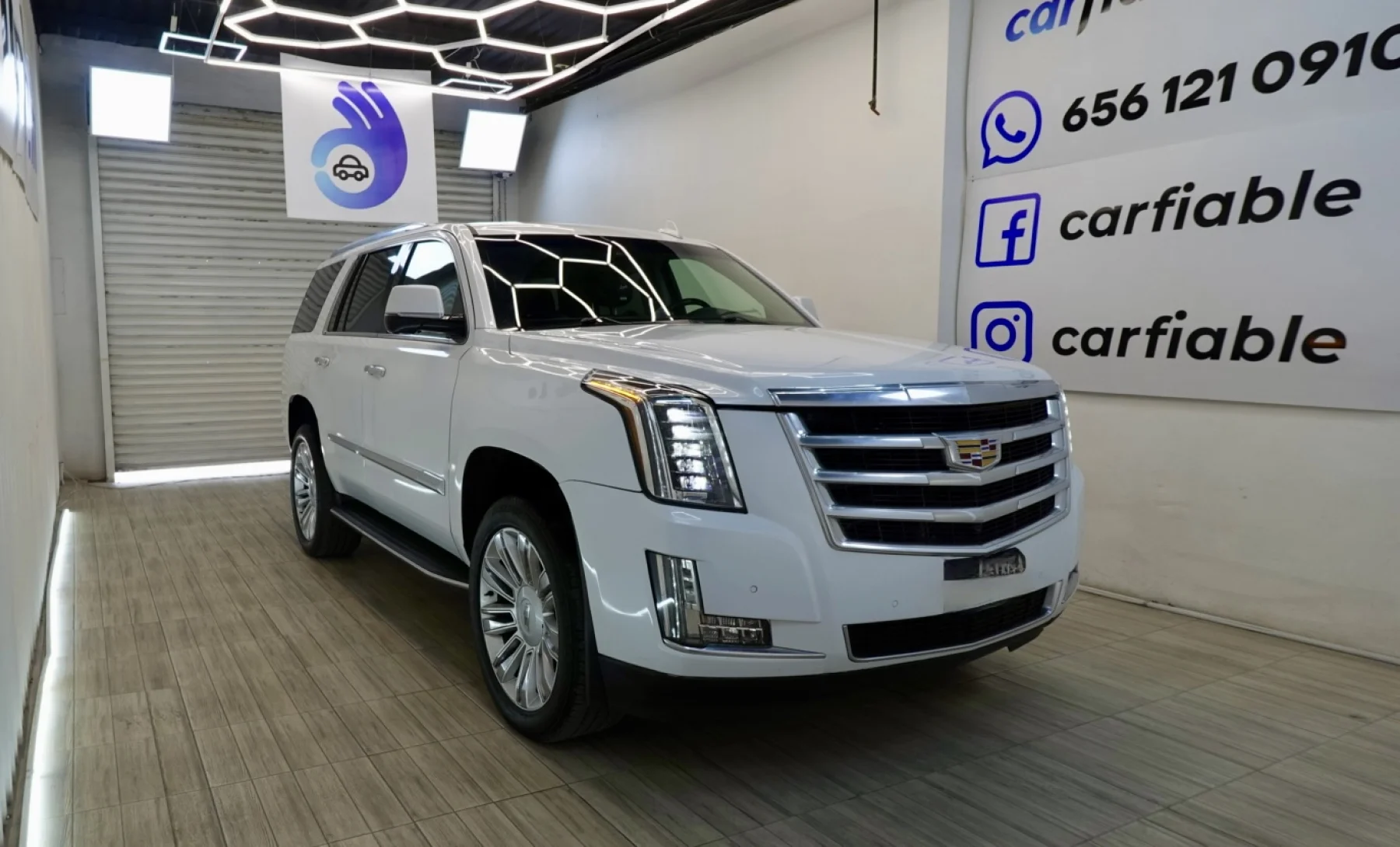 Cadillac Escalade Luxury 2018 — exterior 3 de 6