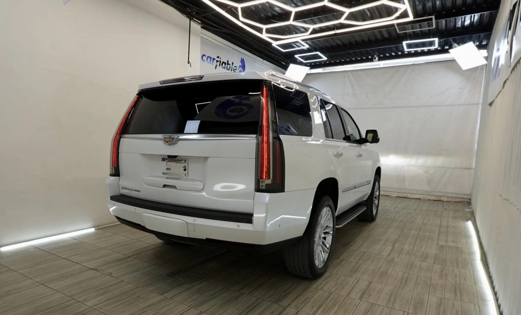 Cadillac Escalade Luxury 2018 — exterior 4 de 6