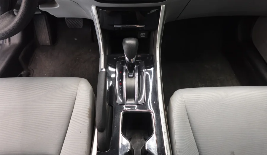 Honda Accord LX 2017 — imperfección 2 de 2