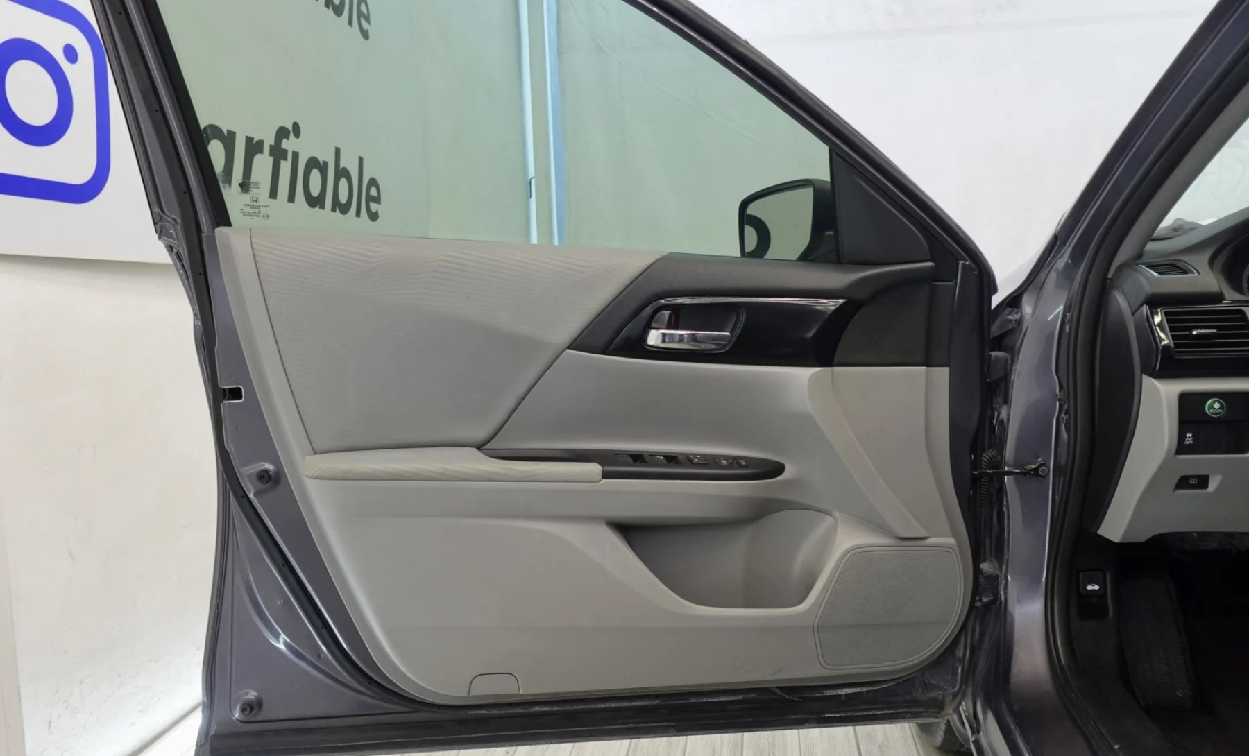 Honda Accord LX 2017 — exterior 8 de 9