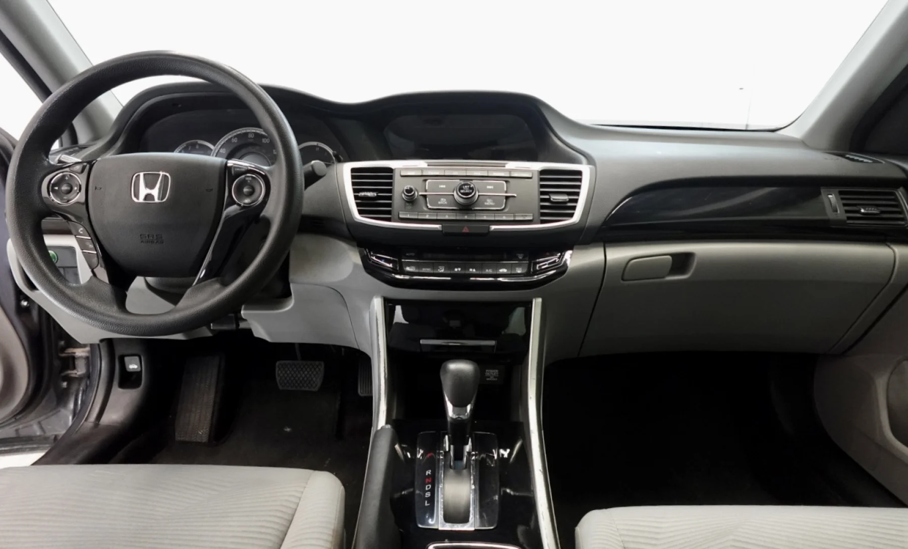Honda Accord LX 2017 — interior 3 de 10