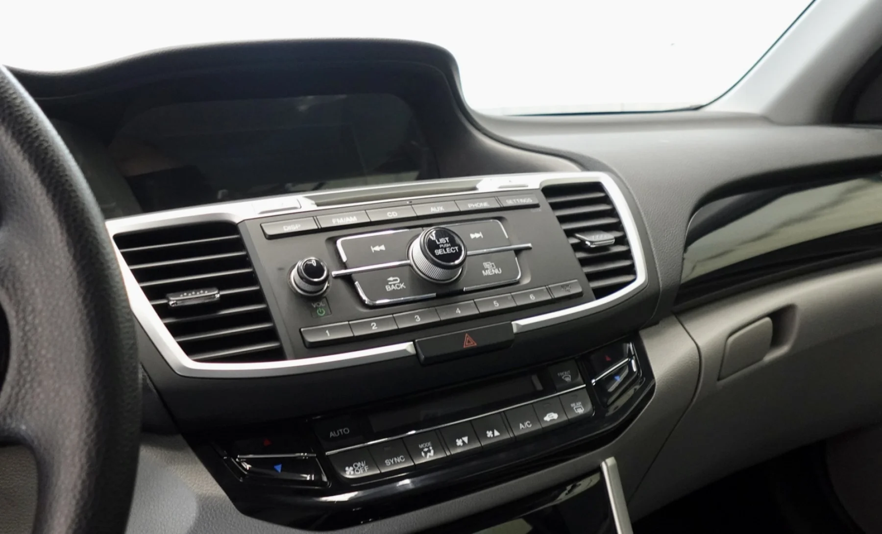 Honda Accord LX 2017 — interior 4 de 10