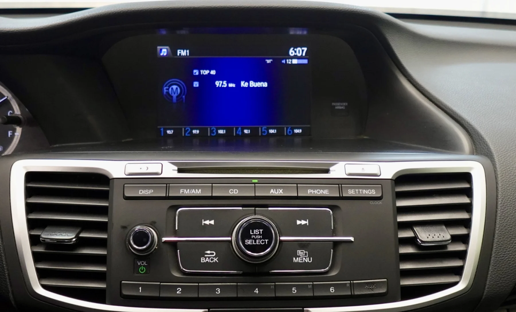 Honda Accord LX 2017 — interior 6 de 10