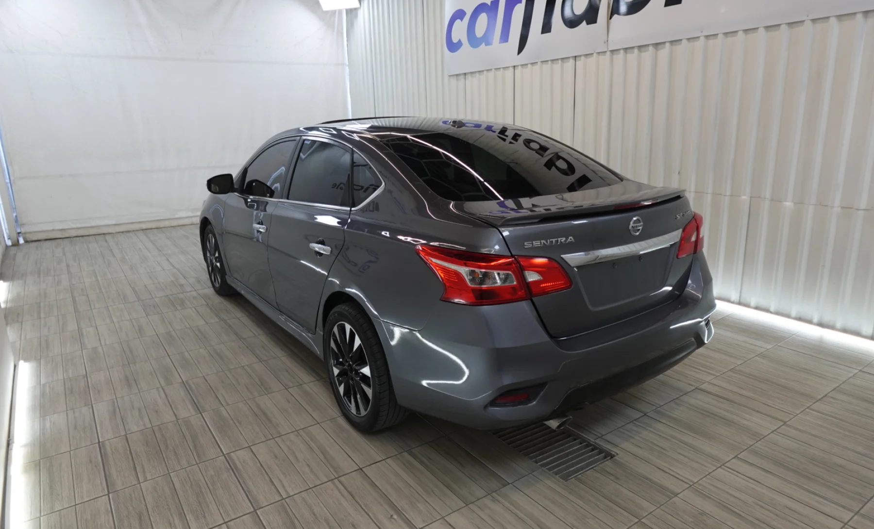 Nissan Sentra SR Turbo 2019 — exterior 6 de 10