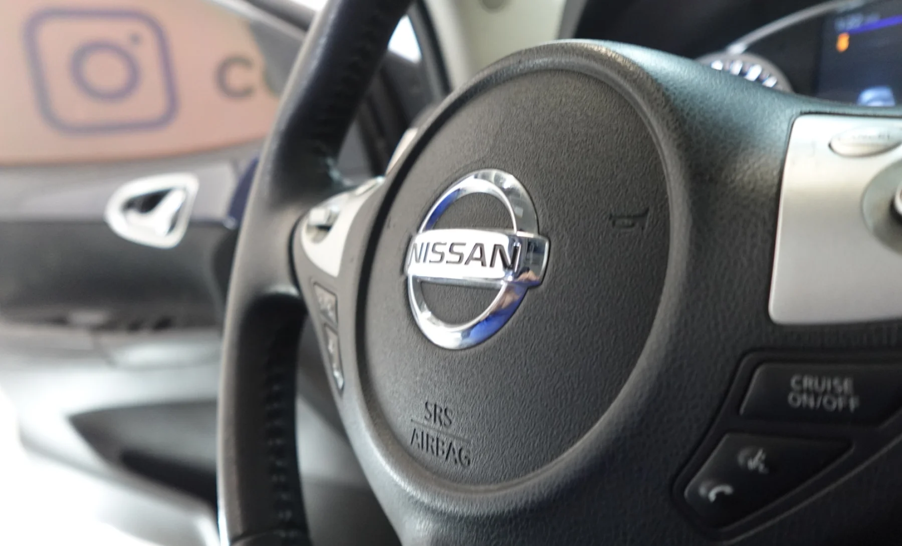 Nissan Sentra SR Turbo 2019 — interior 6 de 9