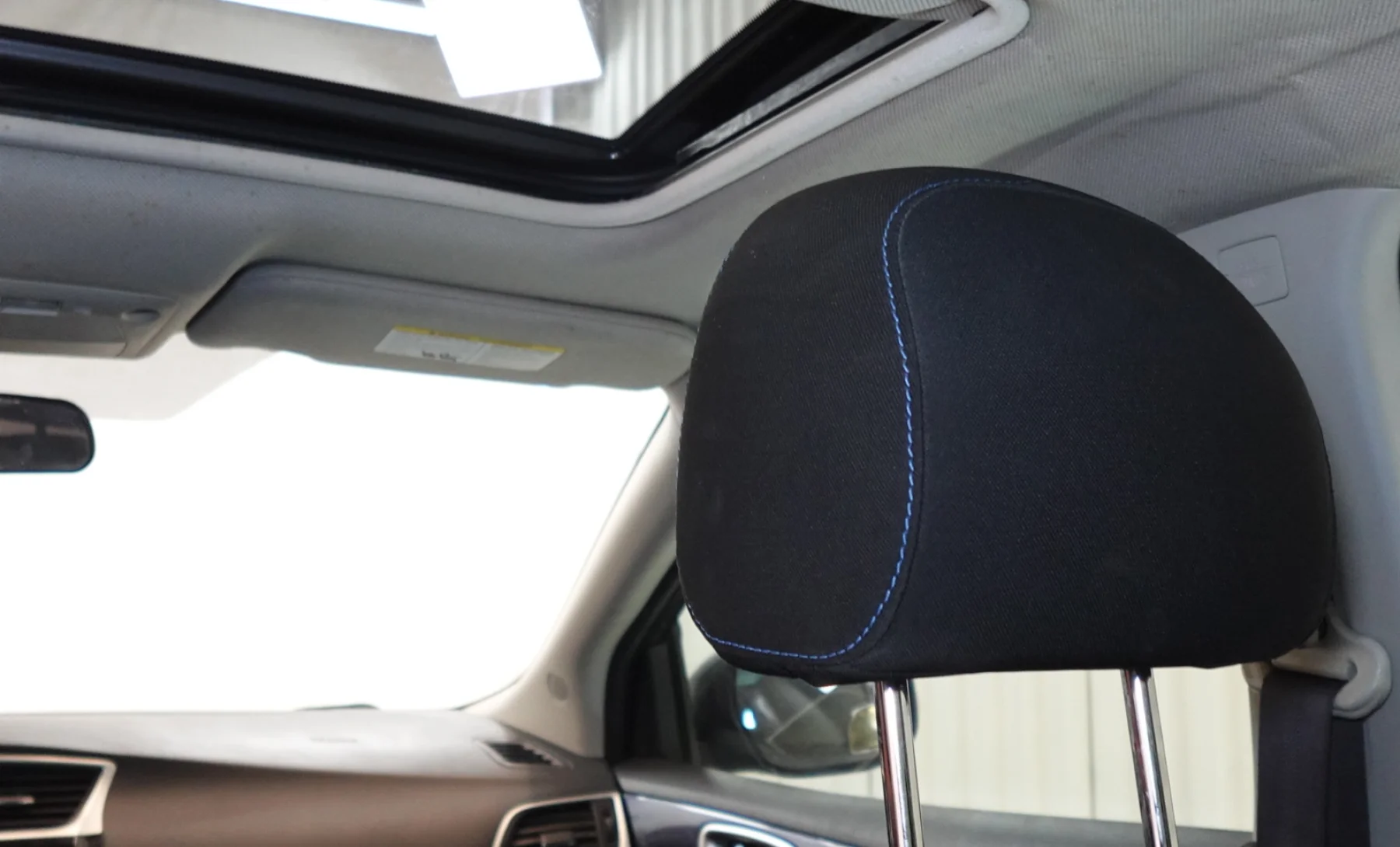 Nissan Sentra SR Turbo 2019 — interior 7 de 9