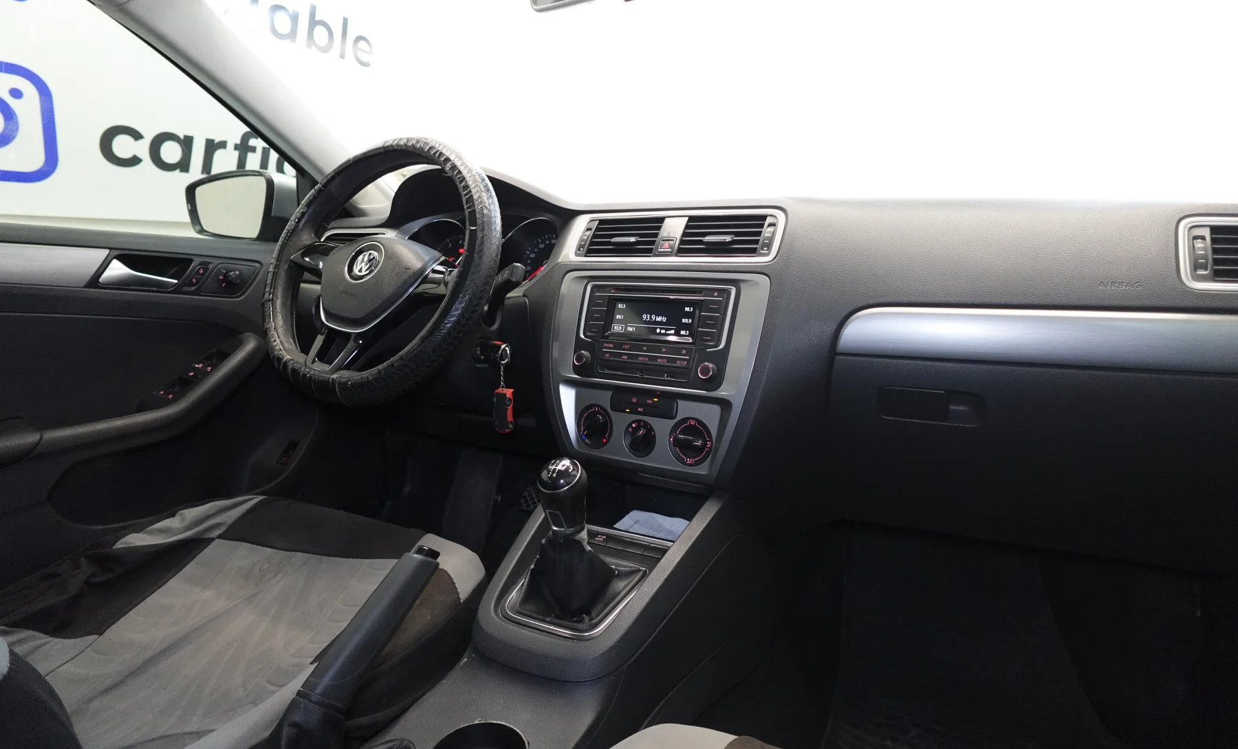 Volkswagen Jetta Base 2017 — interior 5 de 6