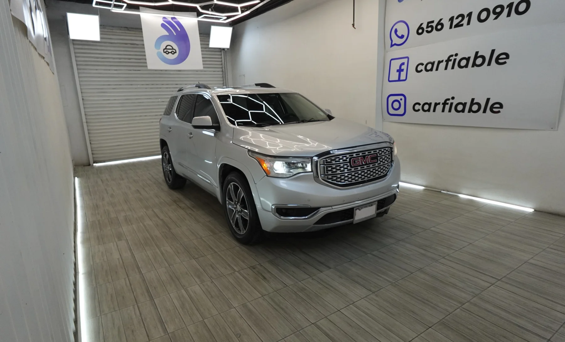 GMC Acadia Denali 2017 — exterior 3 de 10