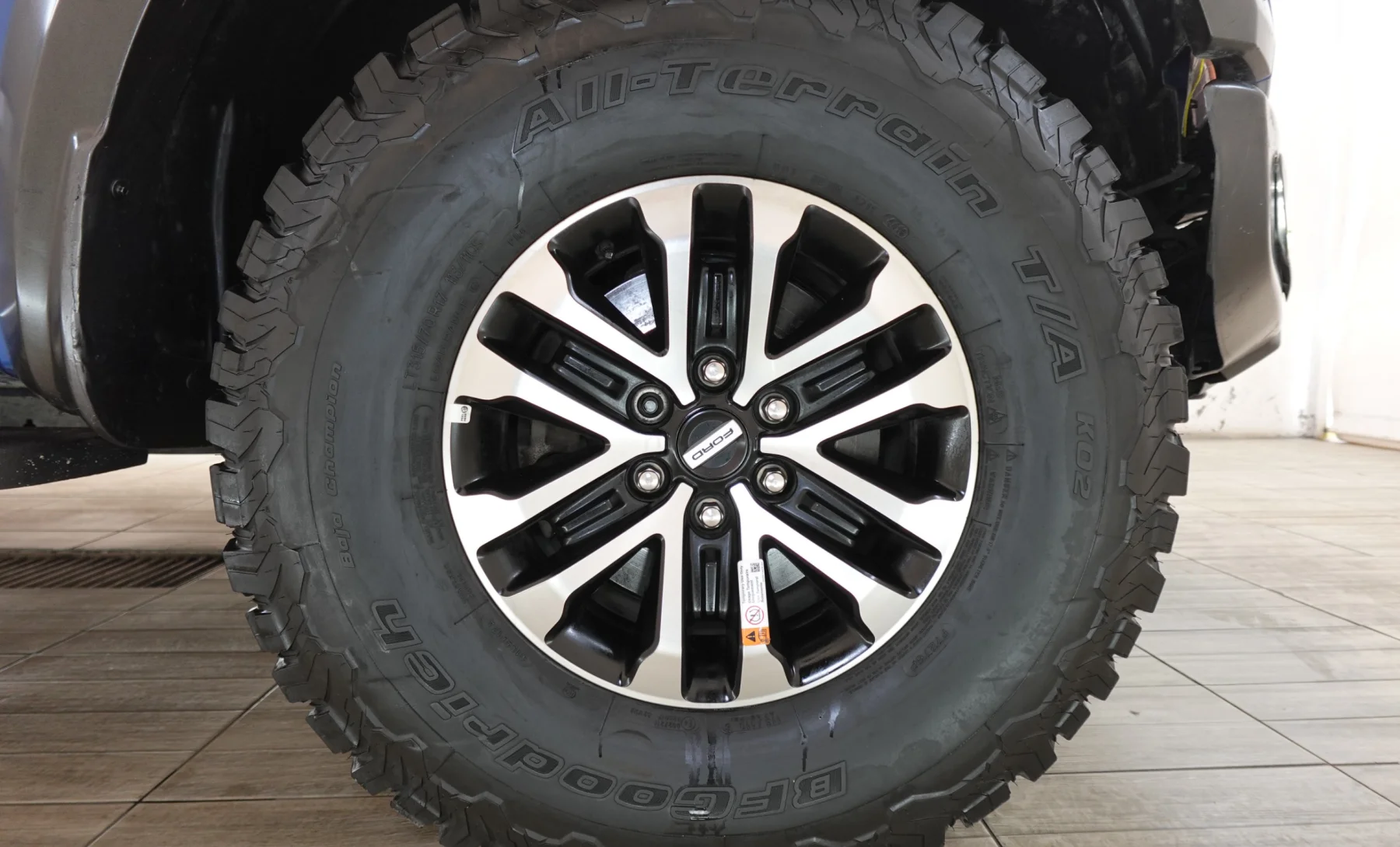 Ford F-150 Raptor 2019 — exterior 10 de 10