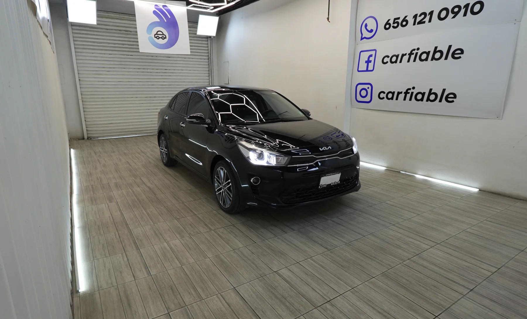 Kia Rio EX 2023 — exterior 3 de 9