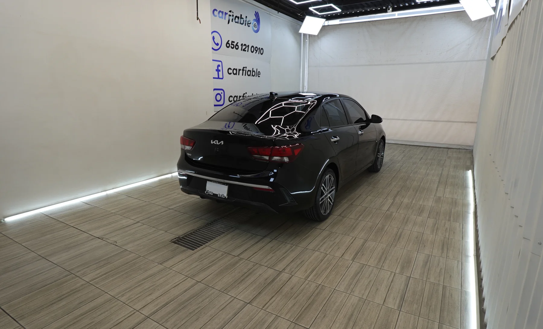 Kia Rio EX 2023 — exterior 4 de 9