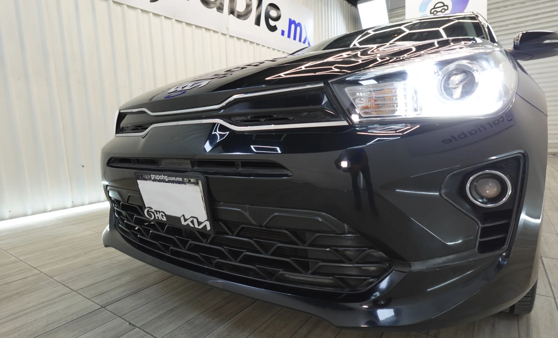 Kia Rio EX 2023 — exterior 7 de 9