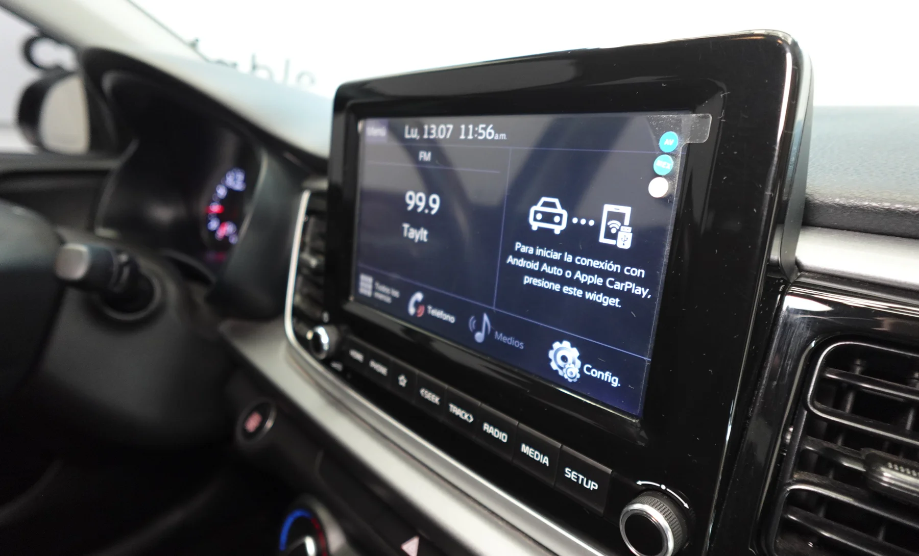 Kia Rio EX 2023 — interior 6 de 10