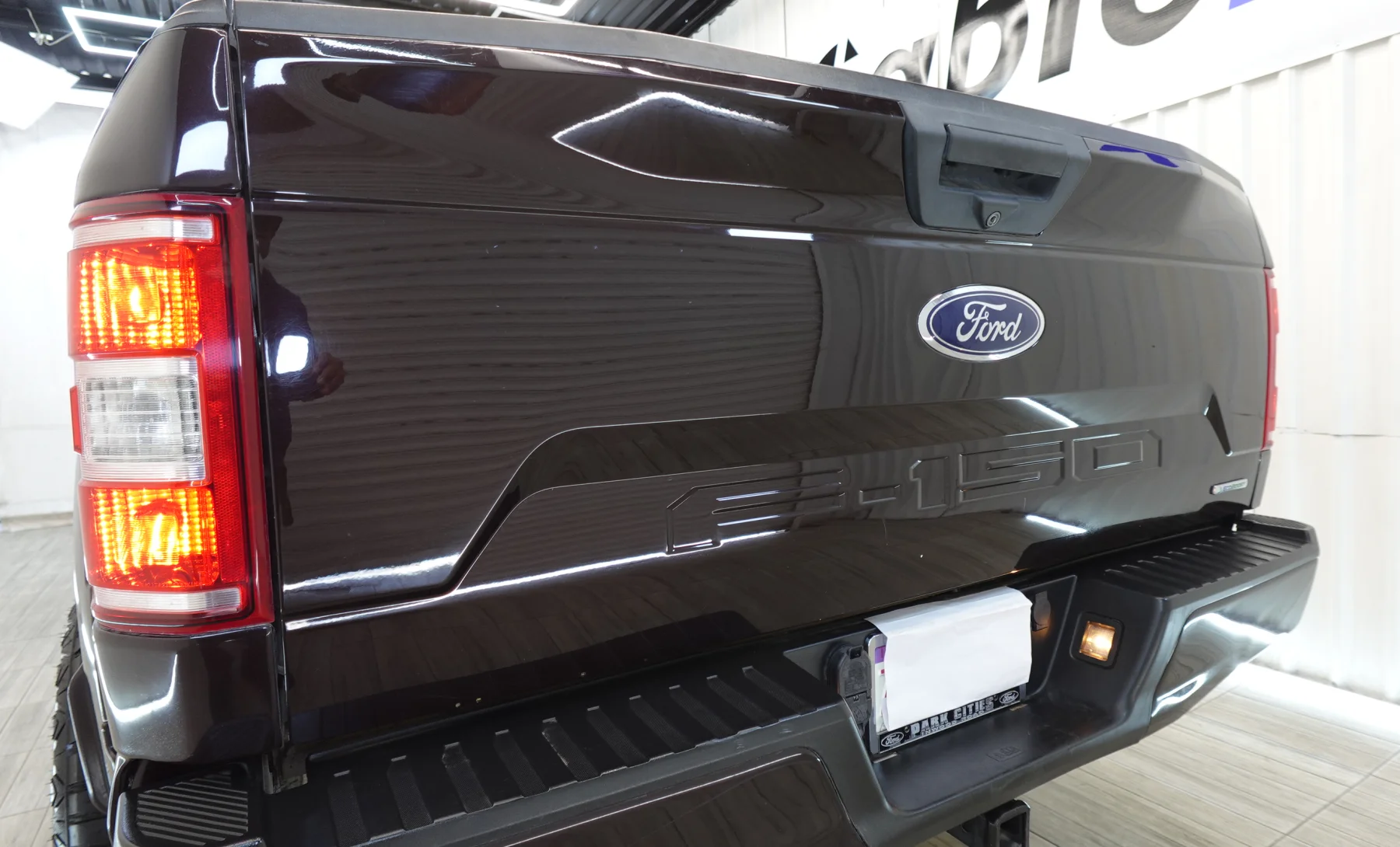 Ford F-150 XLT 2019 — exterior 8 de 10