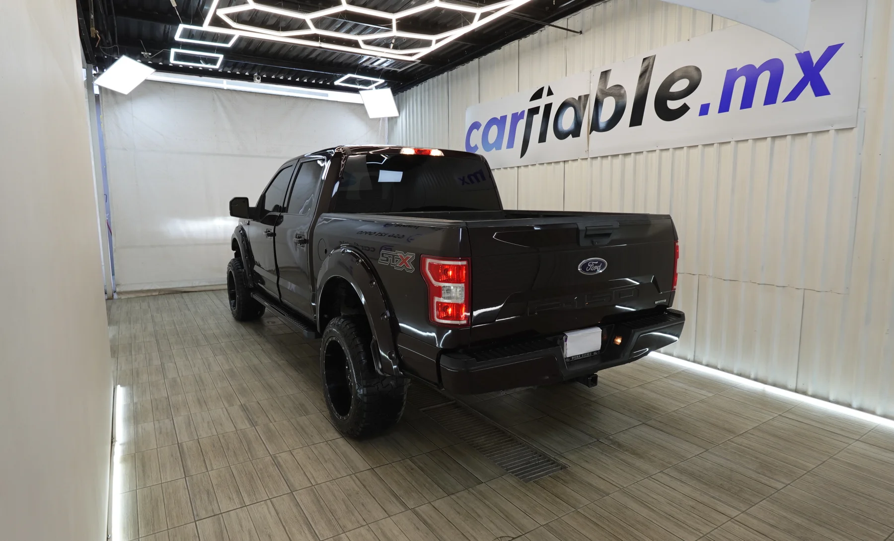 Ford F-150 XLT 2019 — exterior 6 de 10