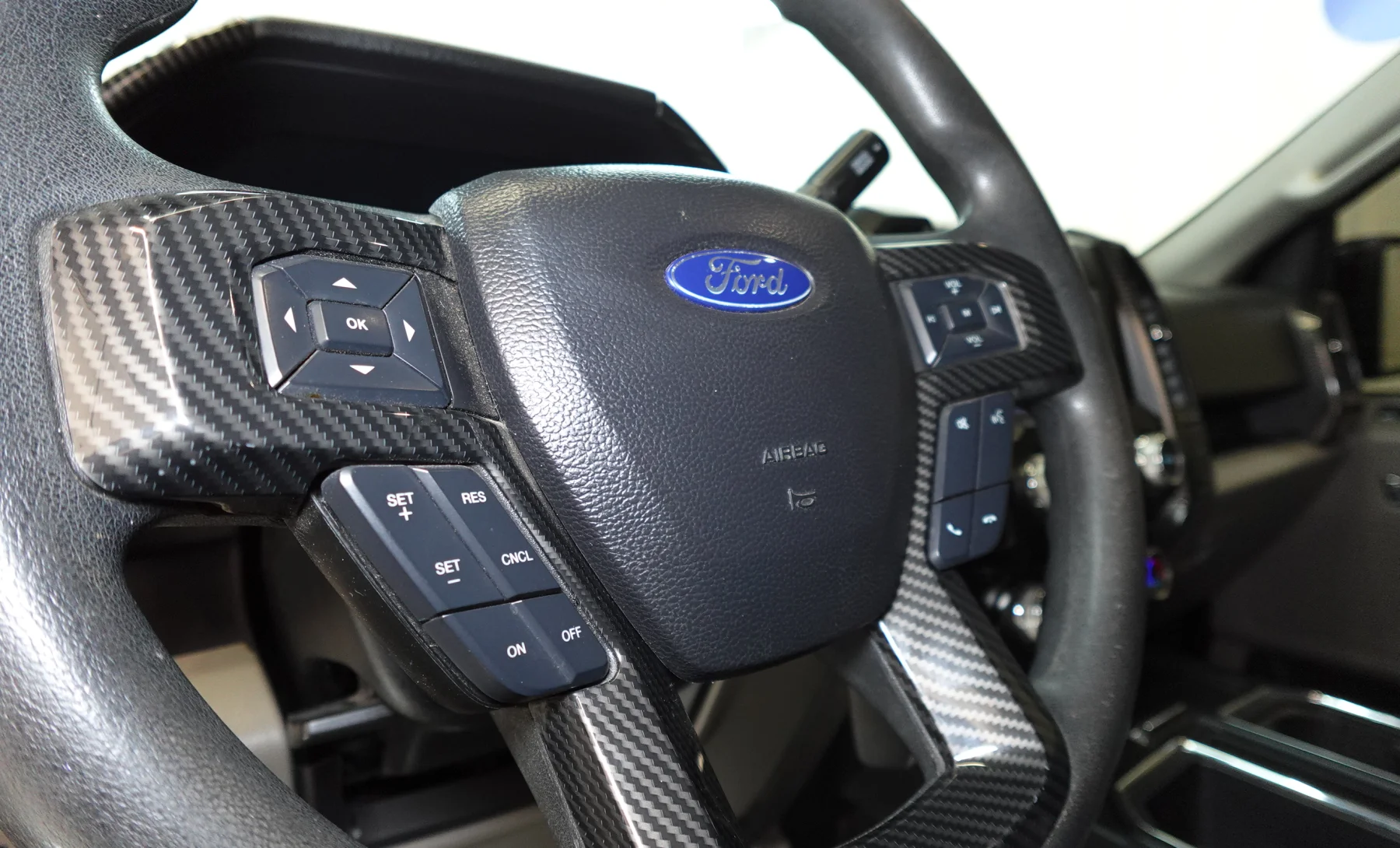 Ford F-150 XLT 2019 — interior 3 de 10