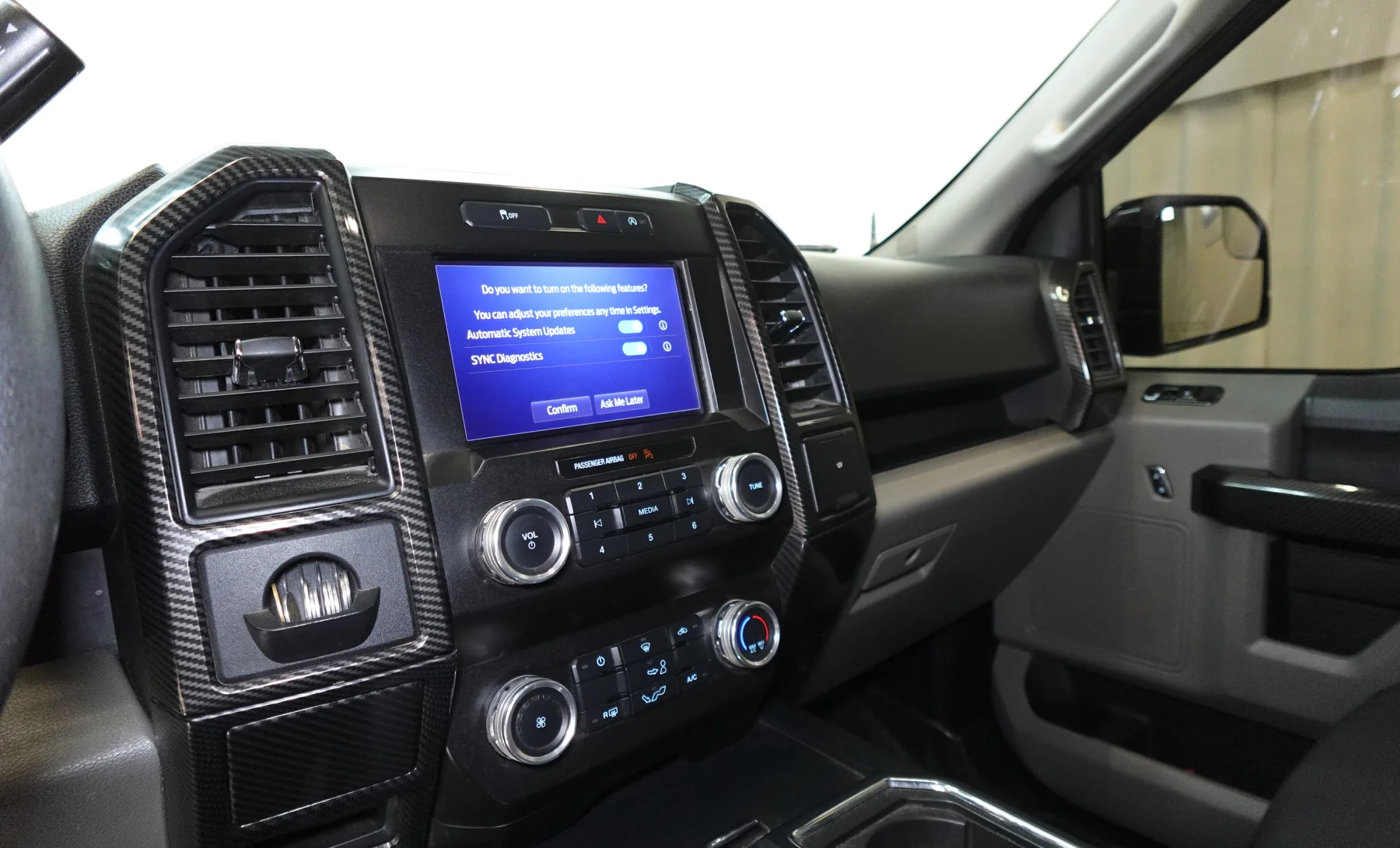 Ford F-150 XLT 2019 — interior 7 de 10