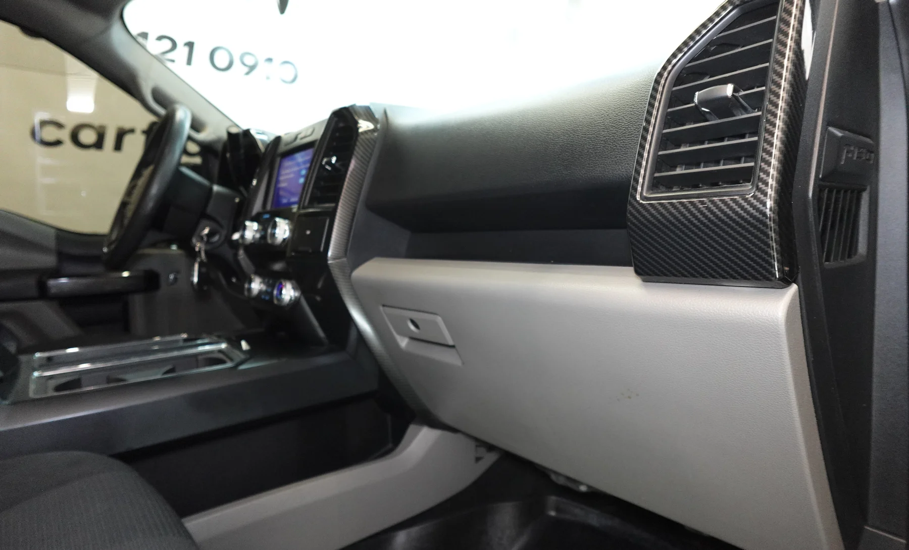 Ford F-150 XLT 2019 — interior 9 de 10