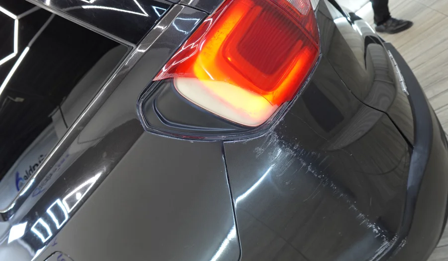 GMC Acadia SLE 2018 — imperfección 8 de 10