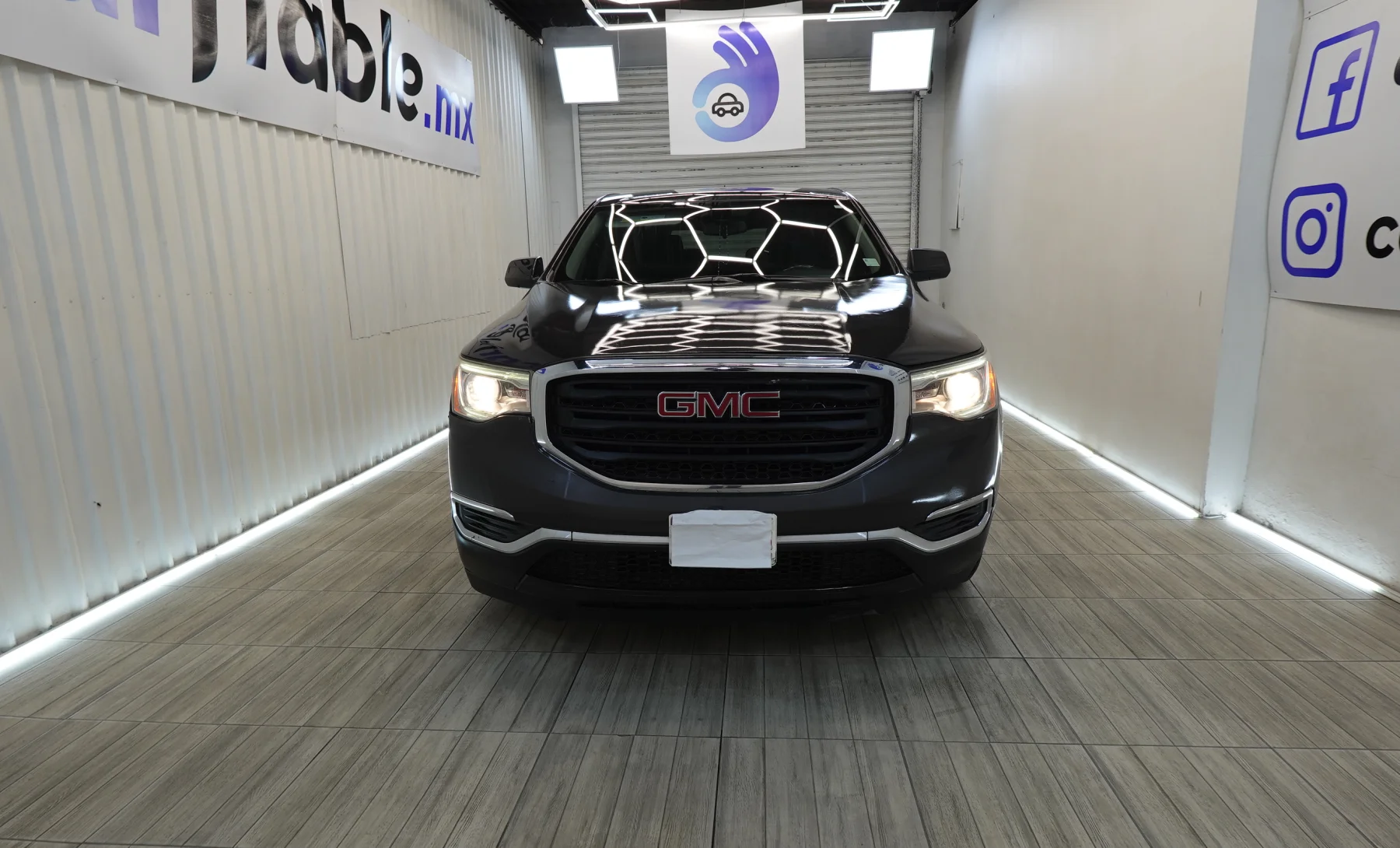 GMC Acadia SLE 2018 — exterior 2 de 10