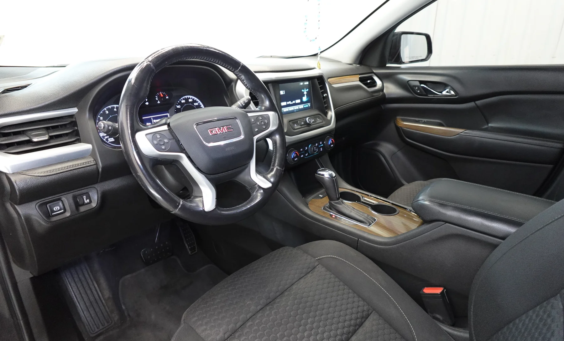 GMC Acadia SLE 2018 — interior 1 de 9