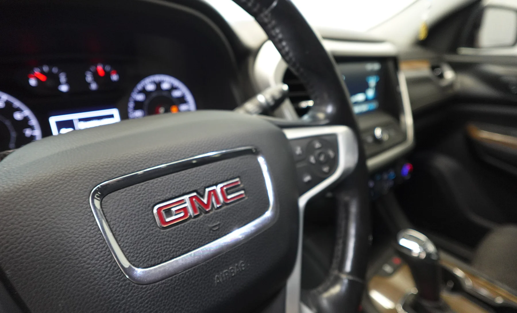 GMC Acadia SLE 2018 — interior 2 de 9