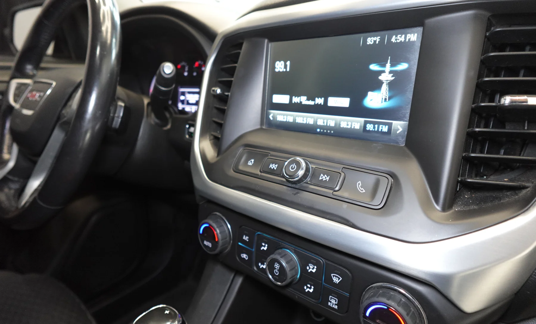 GMC Acadia SLE 2018 — interior 5 de 9