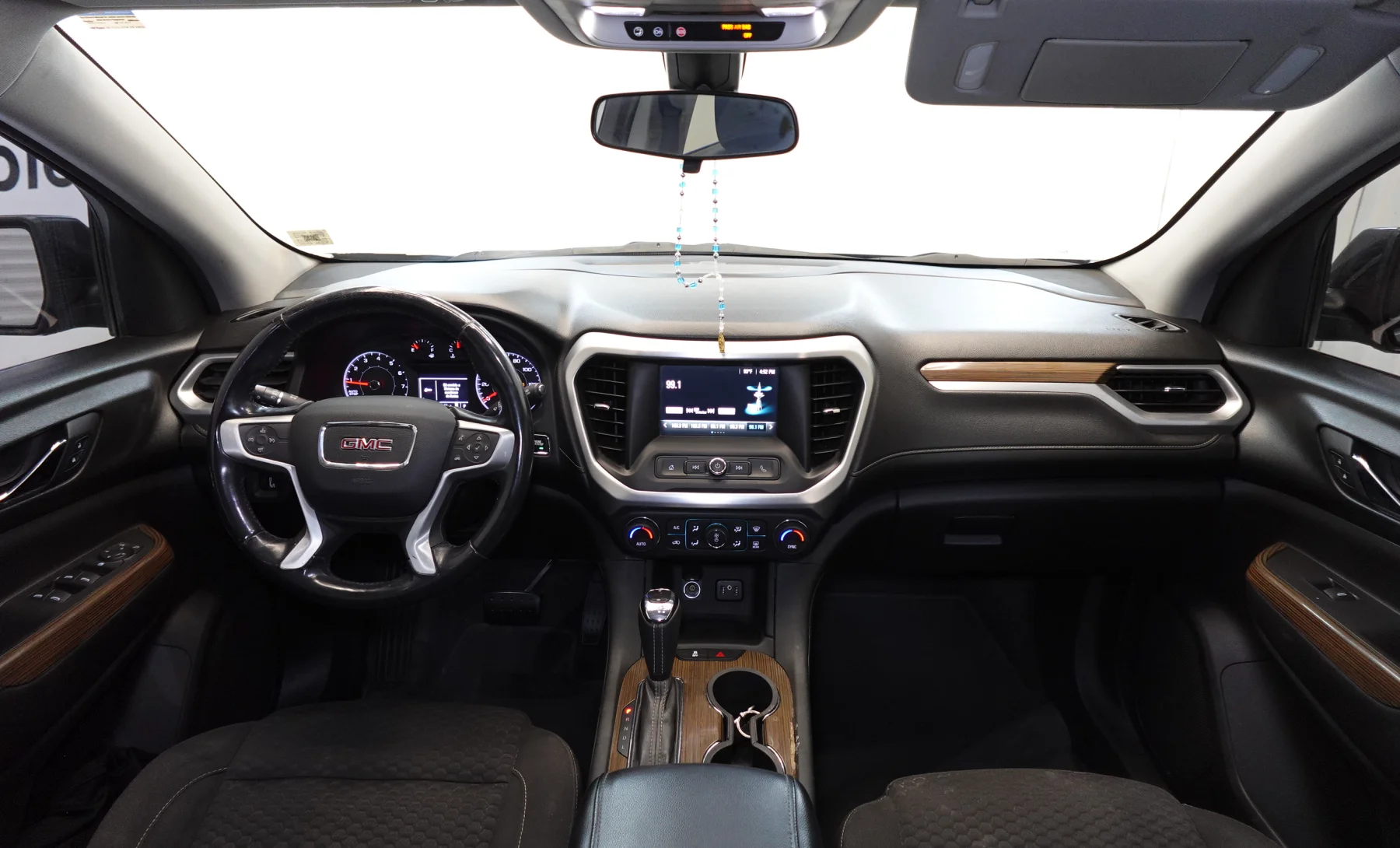 GMC Acadia SLE 2018 — interior 6 de 9