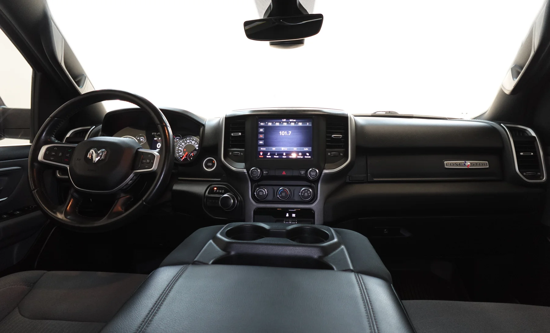RAM 1500 Big Horn 2021 — interior 3 de 9