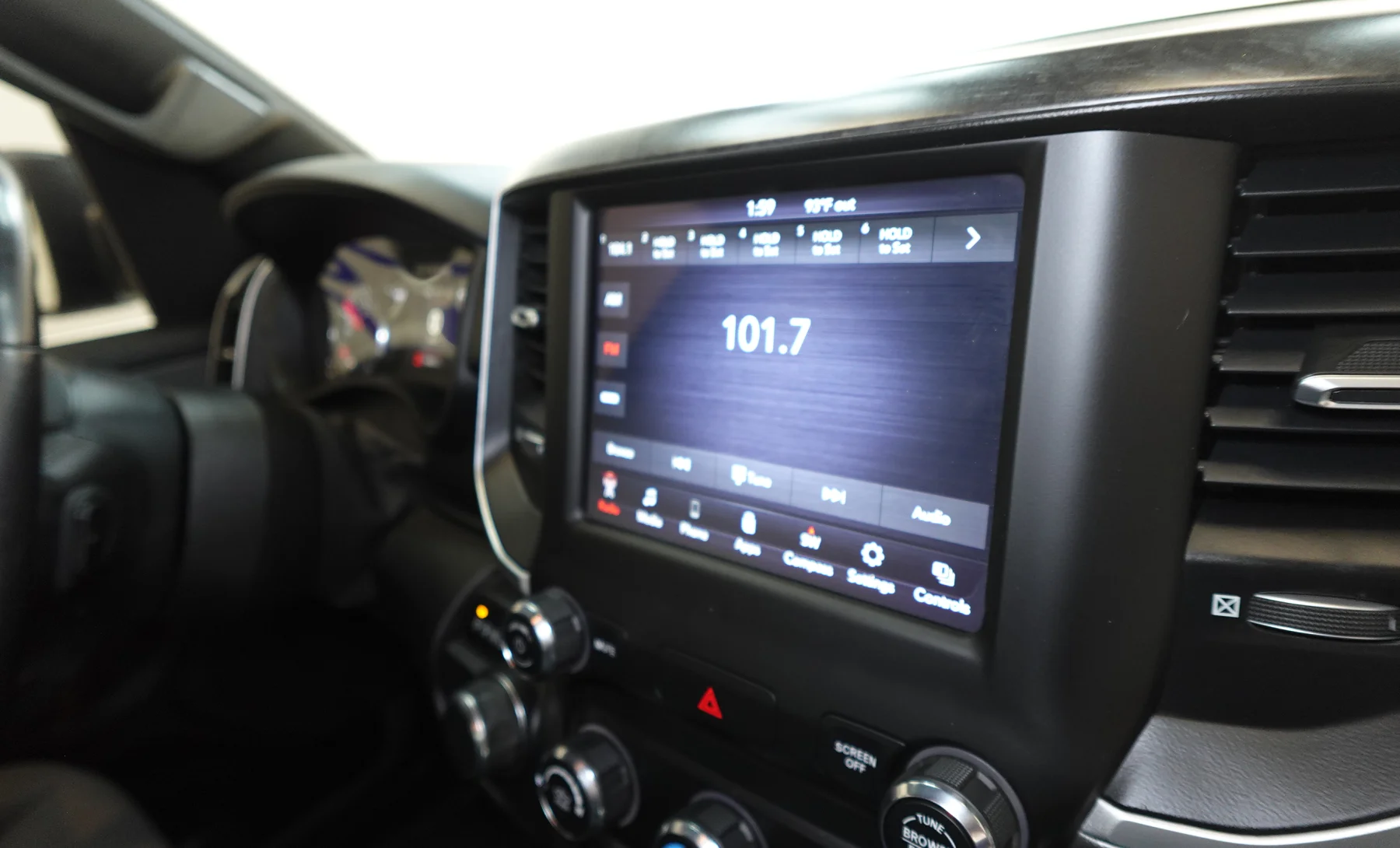 RAM 1500 Big Horn 2021 — interior 4 de 9