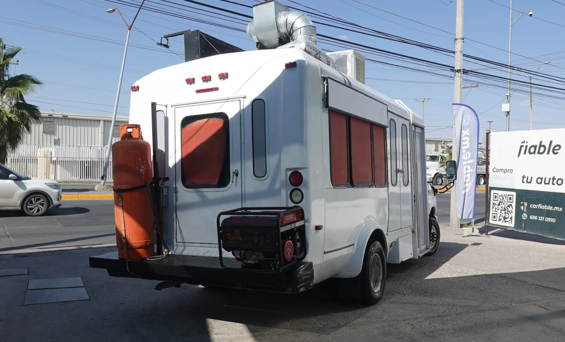Ford E-350 Super Duty Base 2009 — exterior 6 de 9