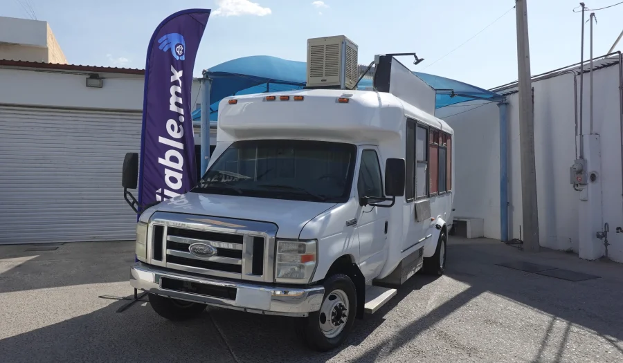 Ford E-350 Super Duty