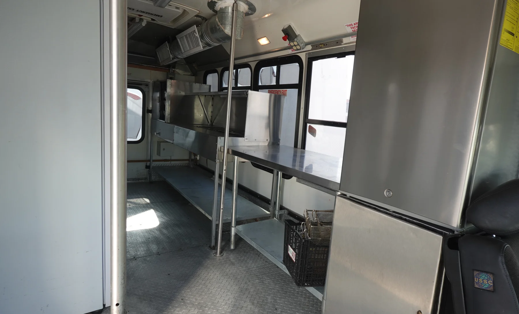 Ford E-350 Super Duty Base 2009 — interior 4 de 10