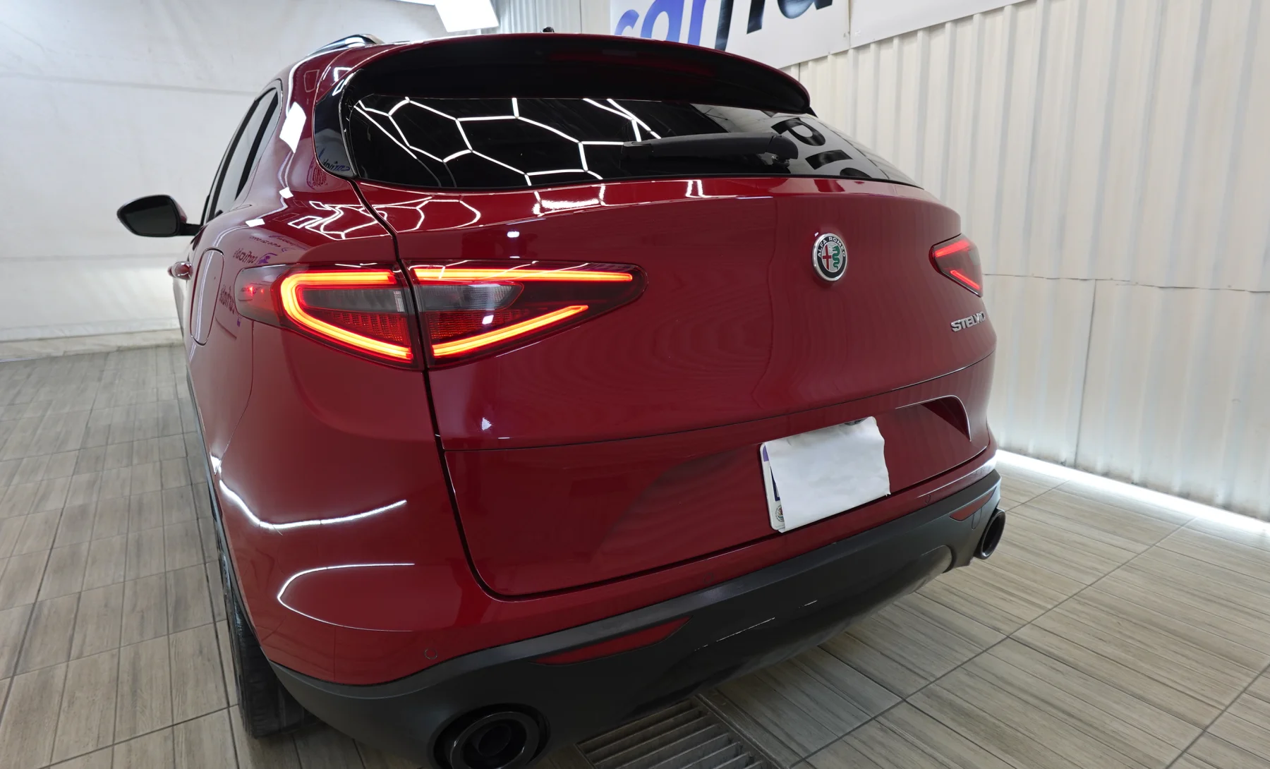 Alfa Romeo Stelvio Base 2019 — exterior 9 de 10