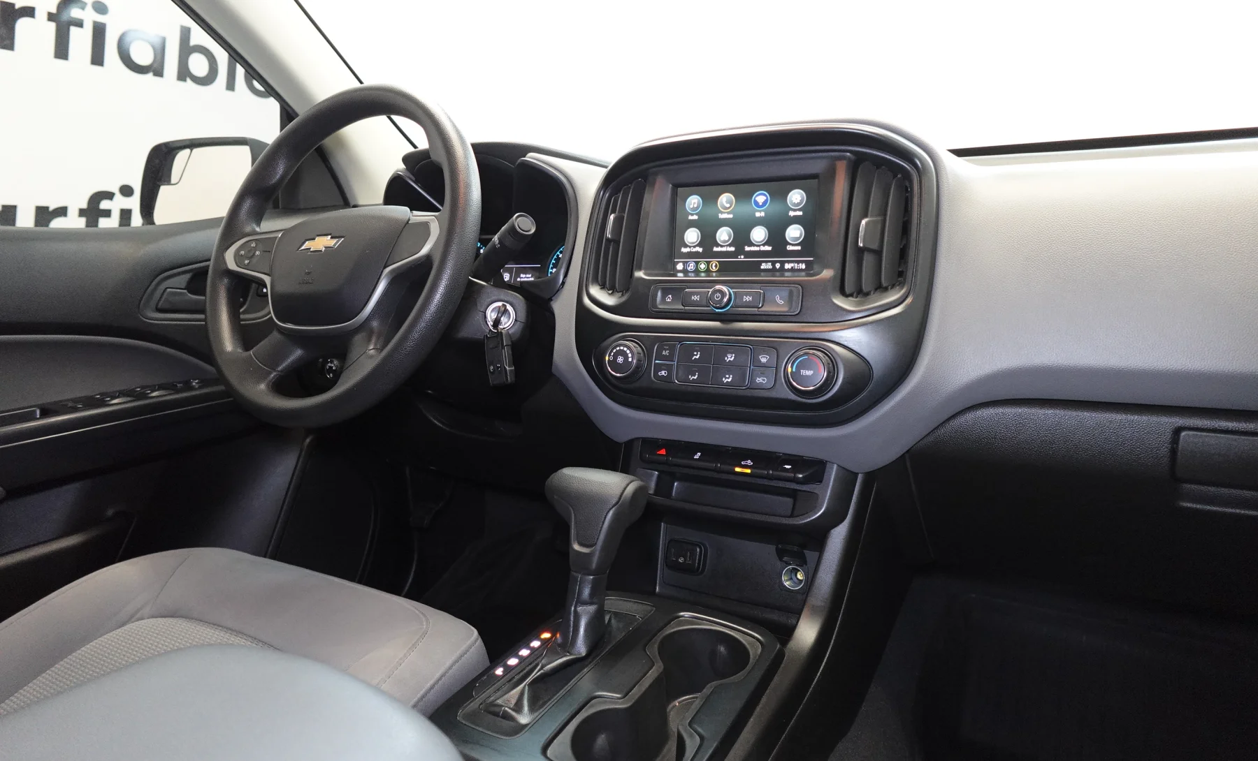 Chevrolet Colorado WT 2019 — interior 6 de 10