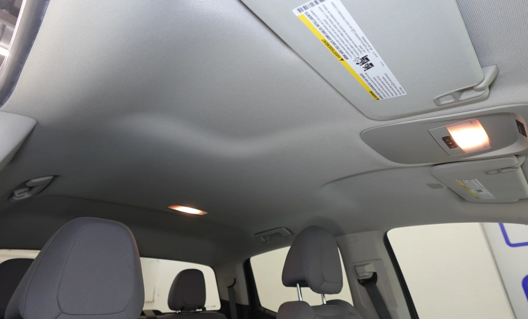 Chevrolet Colorado WT 2019 — interior 8 de 10