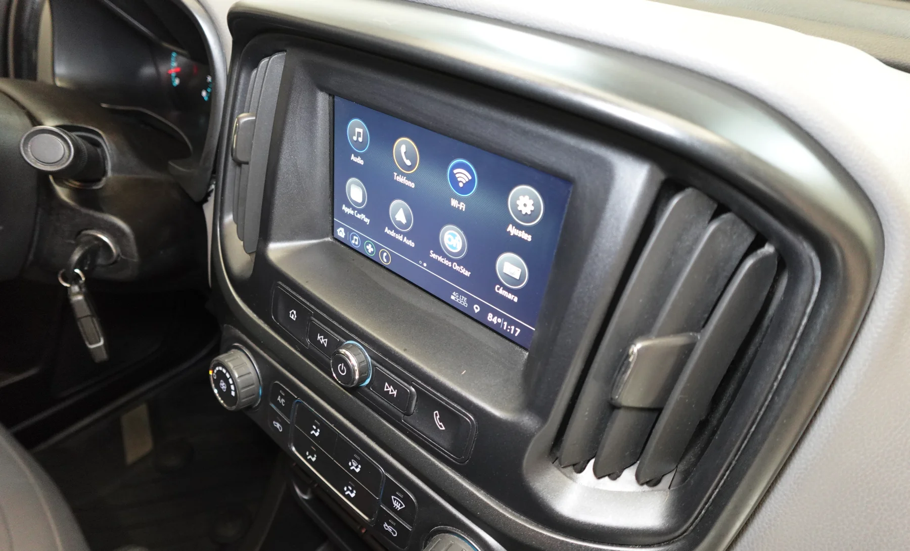 Chevrolet Colorado WT 2019 — interior 9 de 10