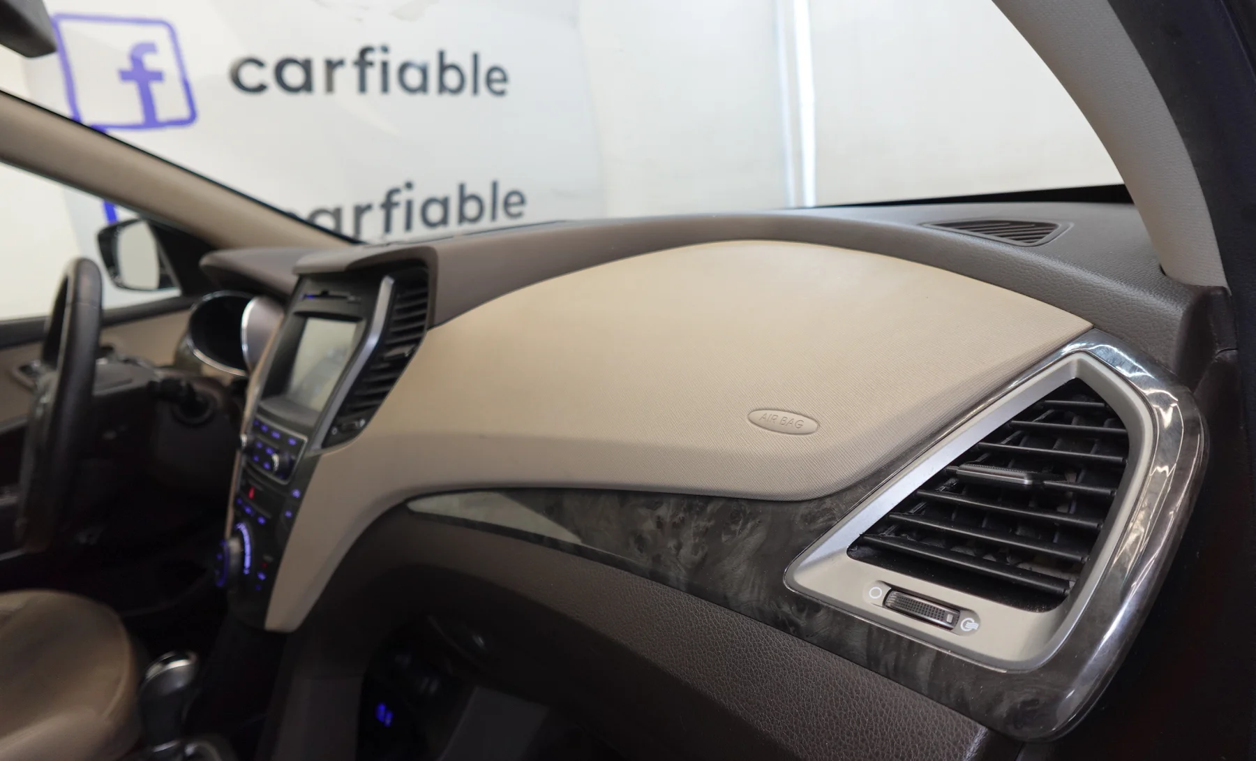 Hyundai Santa Fe Sport Base 2017 — interior 8 de 10
