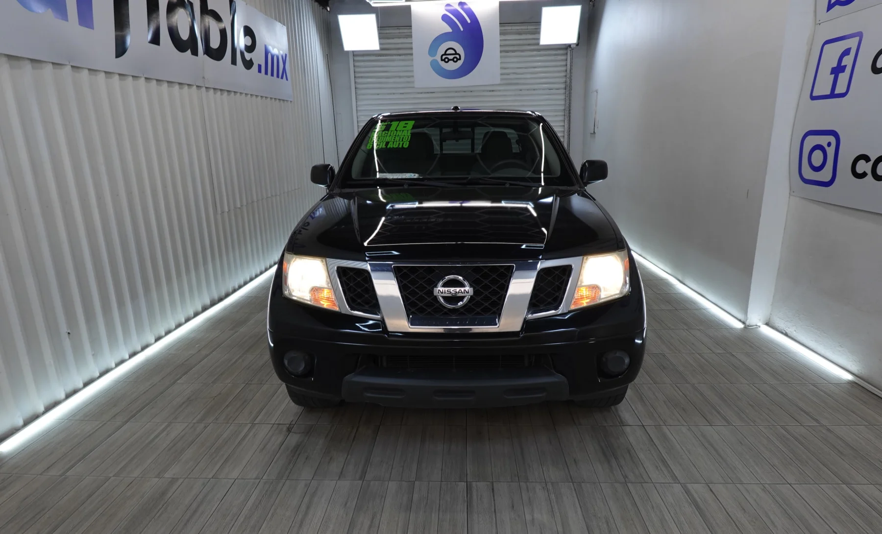 Nissan Frontier S 2018 — exterior 2 de 10
