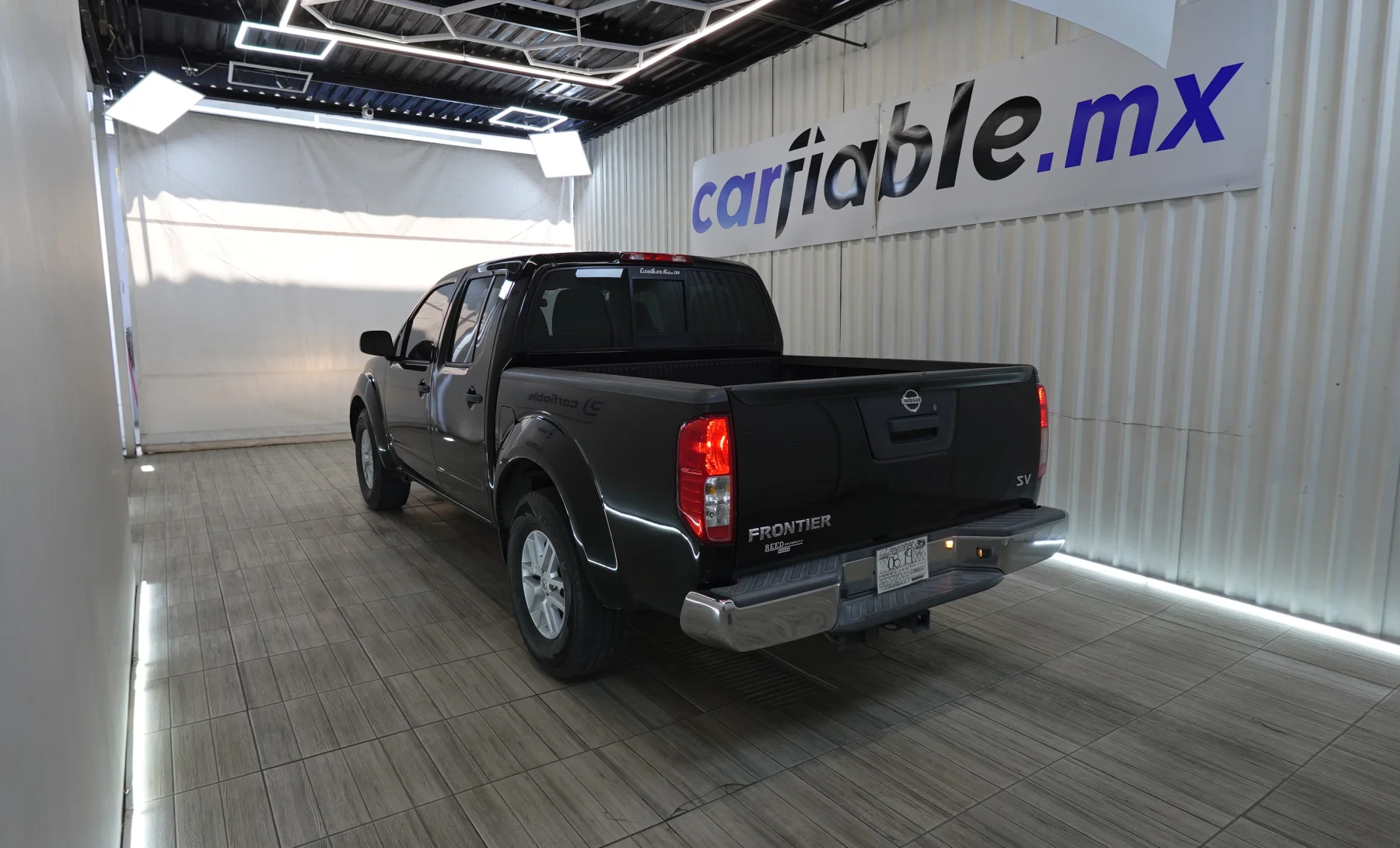 Nissan Frontier S 2018 — exterior 6 de 10