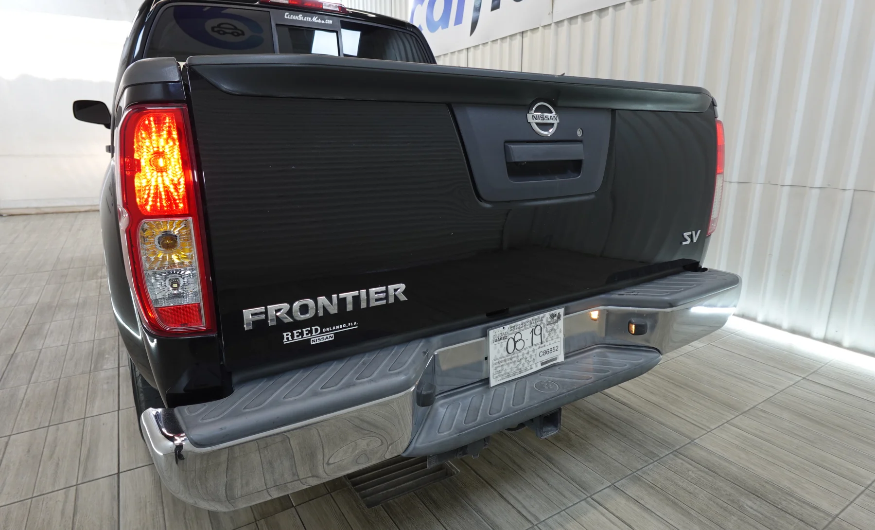 Nissan Frontier S 2018 — exterior 7 de 10