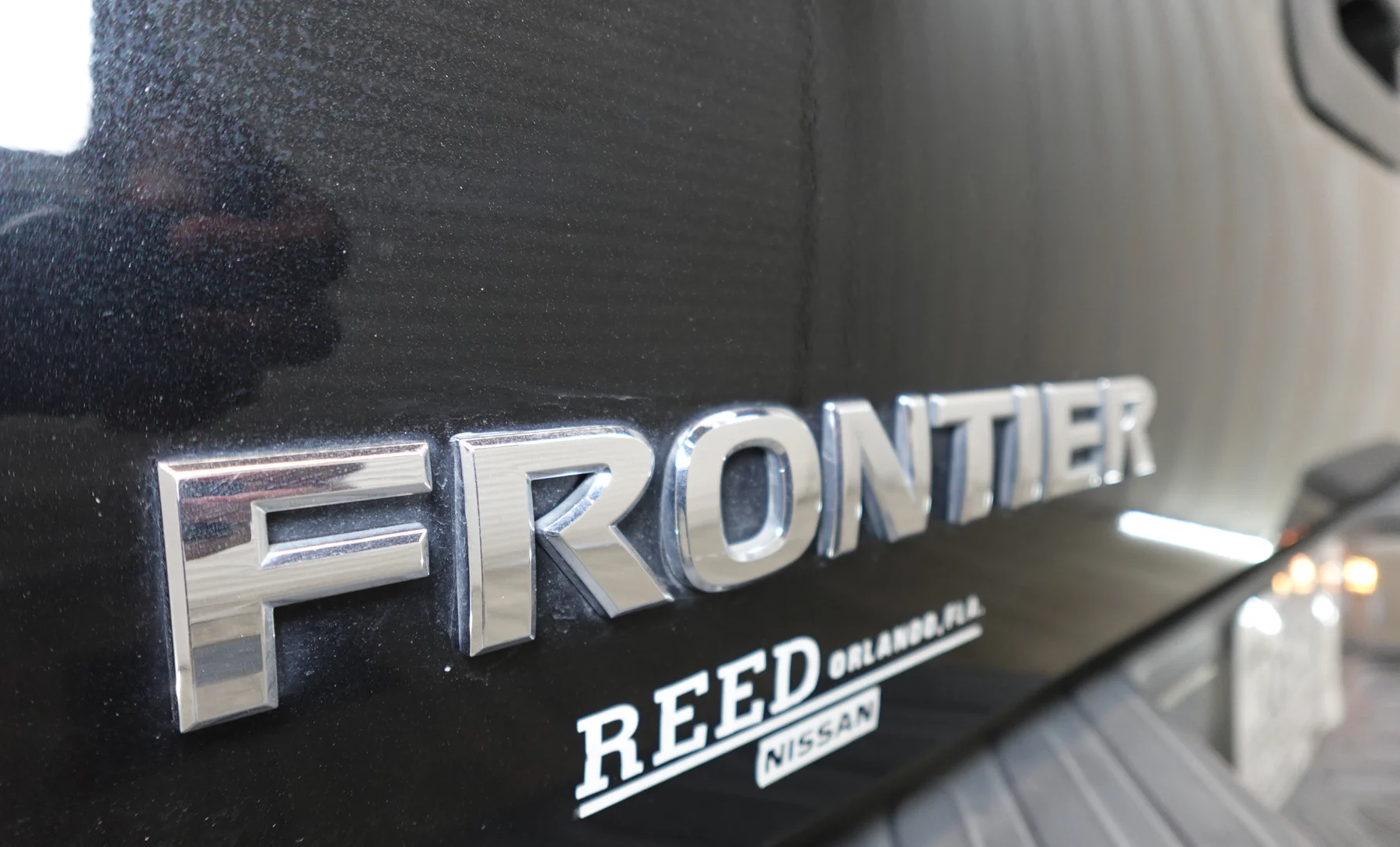 Nissan Frontier S 2018 — exterior 8 de 10