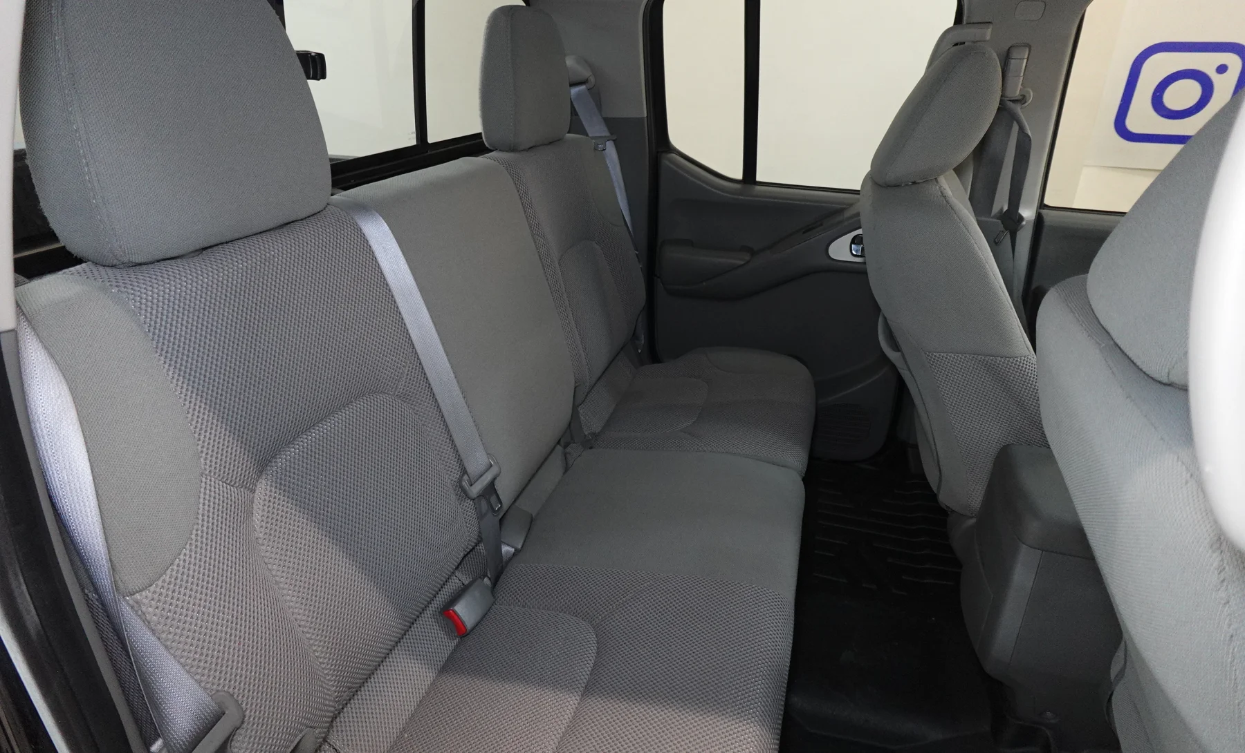 Nissan Frontier S 2018 — interior 6 de 10