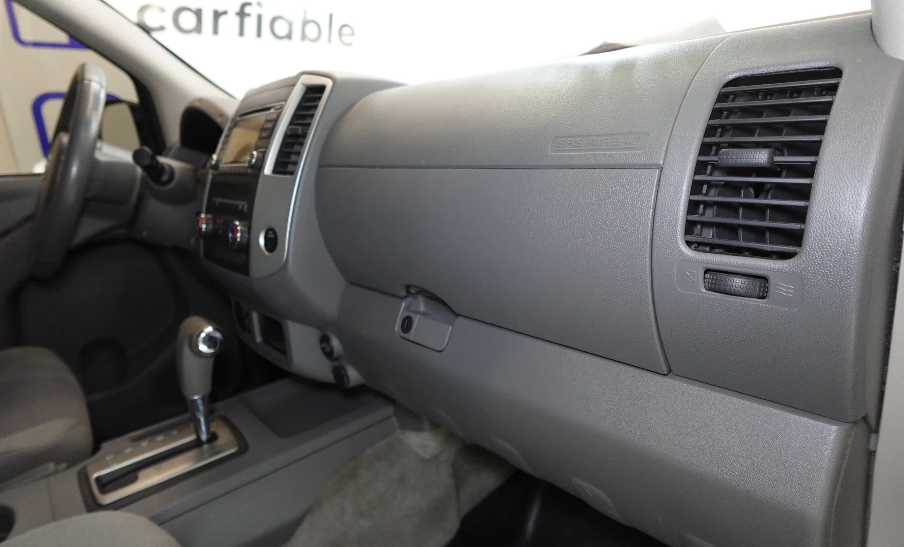 Nissan Frontier S 2018 — interior 10 de 10