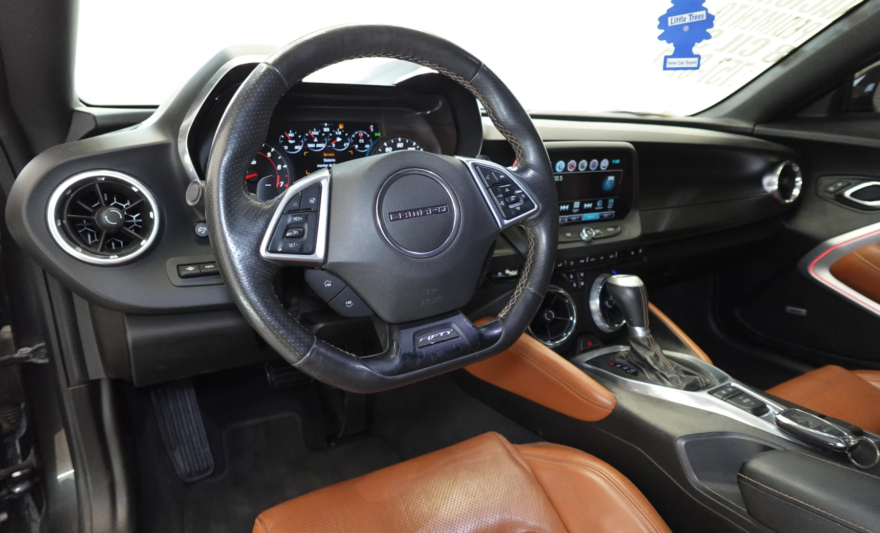 Chevrolet Camaro SS 2017 — interior 1 de 10