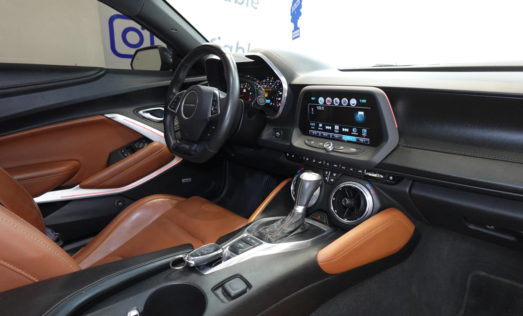 Chevrolet Camaro SS 2017 — interior 6 de 10