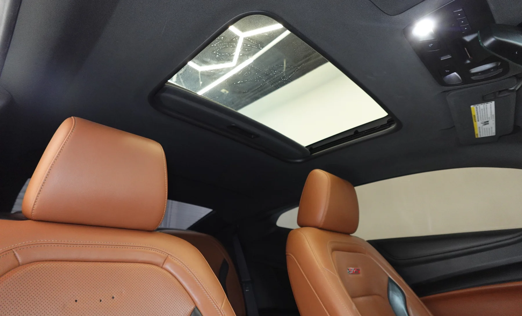 Chevrolet Camaro SS 2017 — interior 8 de 10